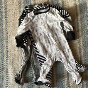 NWT 3-6 mos sleepers for infant new never worn